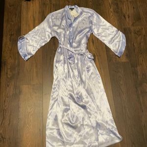 JONES NEW YORK INTIMATES SATIN FLORAL ROBE SIZE SMALL/MEDIUM BNWT